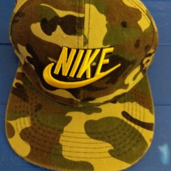 nike camo snapback